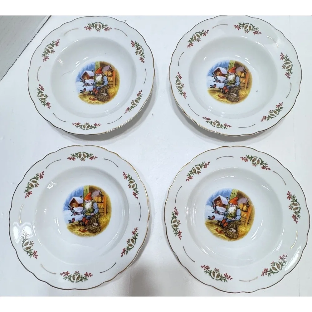4 Christineholm Old Fashioned Christmas Rimmed Soup Bowls Set Elf Gnomes Vtg